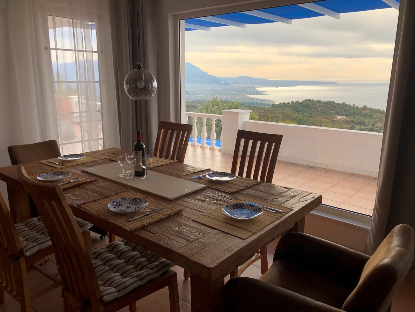 Esszimmer Hauptwohnung